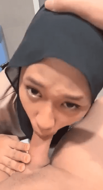 hijab cantik penurut doyan nyepong