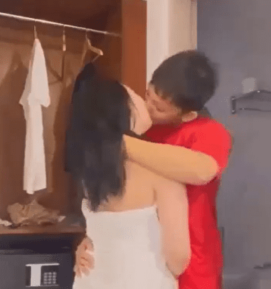 bunda ana tergoda sama anak tiri