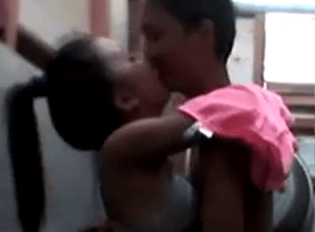 anak kampung ngewe di kamar mandi