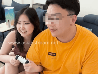 msbreewc menolong pacar yang sange saat main game