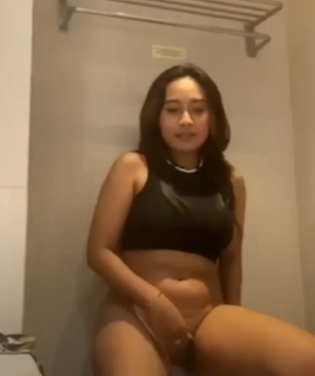 heradure colmek di atas toilet