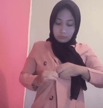 joi pamer tetek depan kamera