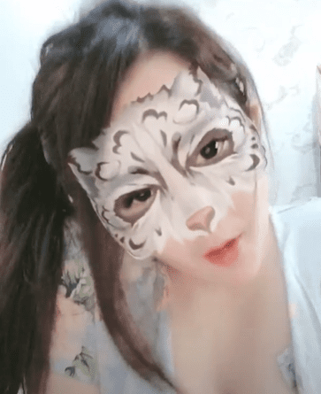 LUSI TOBRUT BUGIL DI CAMERA