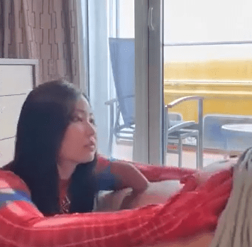 msbreewc cosplay spiderman merah di appart