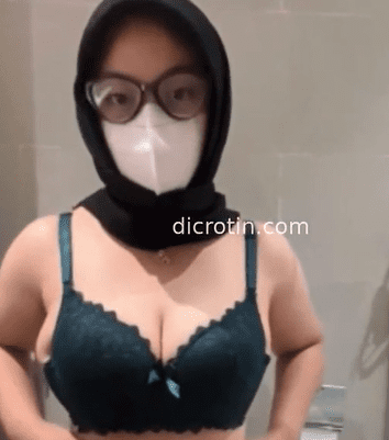 hijab colmek di toilet