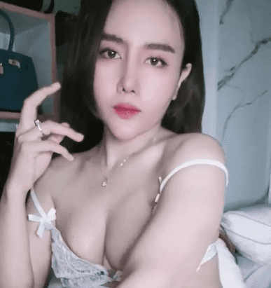 gadis hyper colmek di live