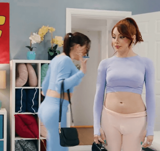 threesome dengan penjaga toko