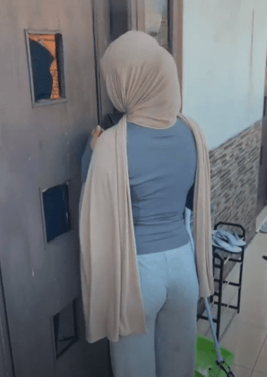 hijab open BO di appartement