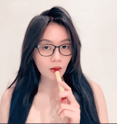mahasiswi cantik live bikin sange penonton