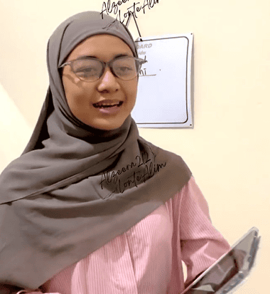 Miss Alzeera Cosplay Jadi Guru Ekonomi Sampe Telanjang, Bening, Full Percakapan