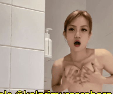 Delalia Mandi Seksi Banget